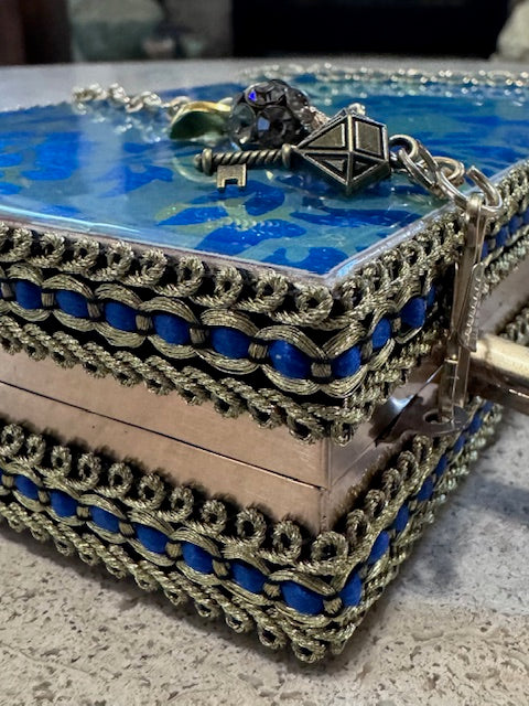 Elegant Foil