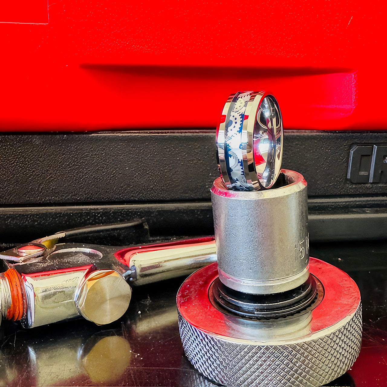 Momentum Gear Inlay Ring